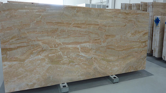 Breccia Oniciata