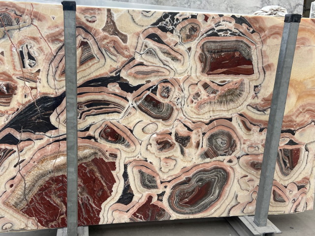 Onyx Nuvolato