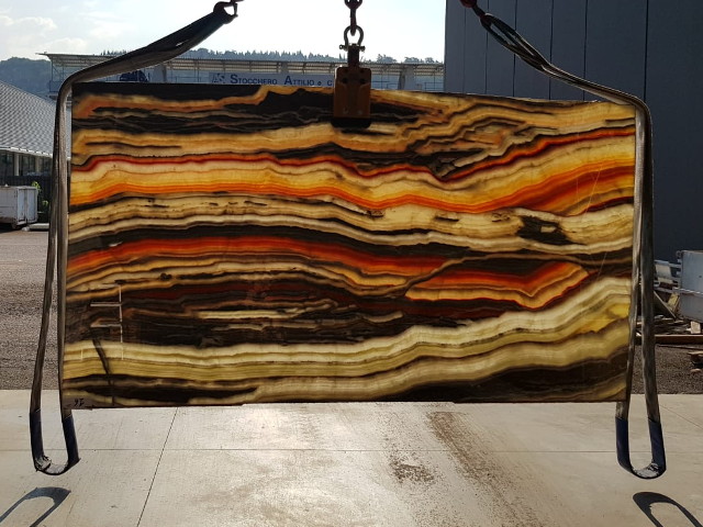 Onyx Rainbow