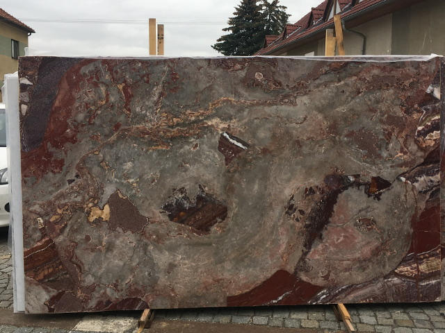 Onyx Red Paradise