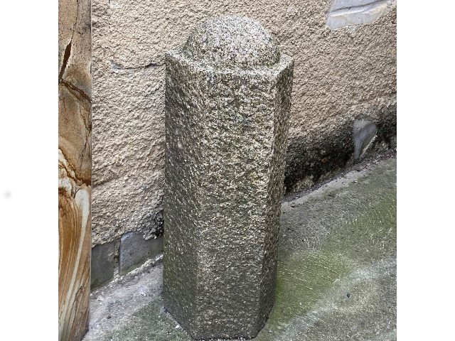 Patník 85 cm