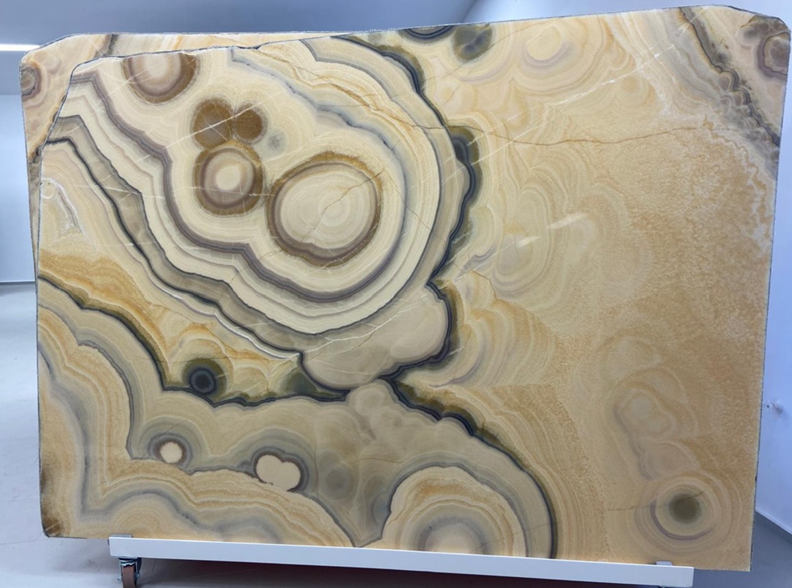 Onyx Tropical