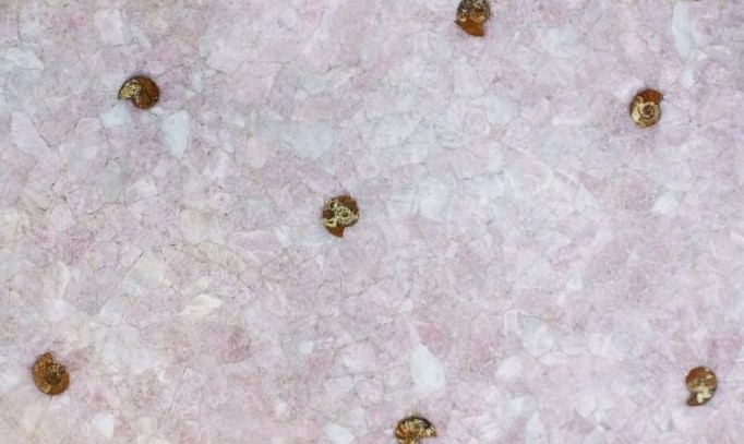 Pink Quartz s amonity